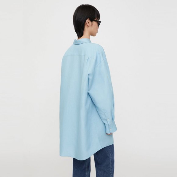TOTÊME Oversized Tencel™ Lyocell + Linen-Blend Chambray Shirt With Chest Logo - Picture 6 of 16